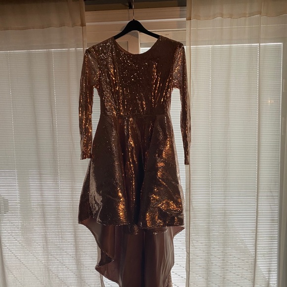 Hi-Lo RoseGold shimmery formal dress - Picture 8 of 9